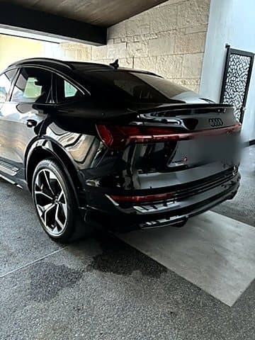 Audi e-tron Sportback negro con acabado de alto brillo CRG